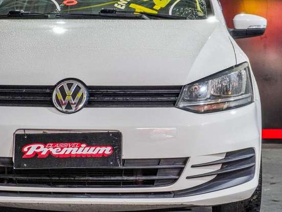 VOLKSWAGEN-FOX-1.0 MI TRENDLINE 8V FLEX 4P MANUAL VOLKSWAGEN-FOX-2015