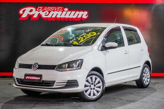 VOLKSWAGEN-FOX-2015