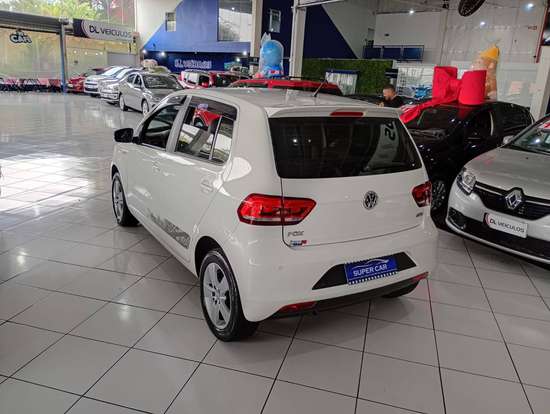 VOLKSWAGEN-FOX-1.6 MI ROCK IN RIO 8V FLEX 4P MANUAL VOLKSWAGEN-FOX-2015