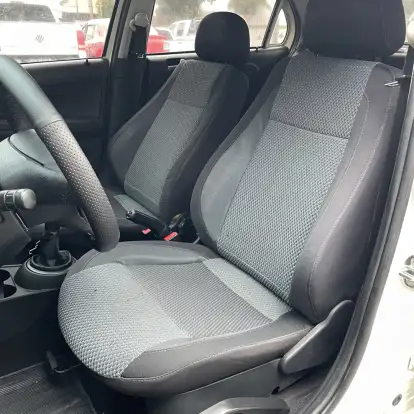 VOLKSWAGEN-GOL-2010
