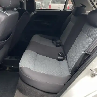 VOLKSWAGEN-GOL-2010