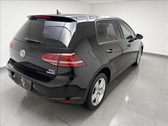 VOLKSWAGEN-GOLF-2016
