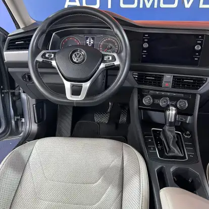 VOLKSWAGEN-JETTA-2019