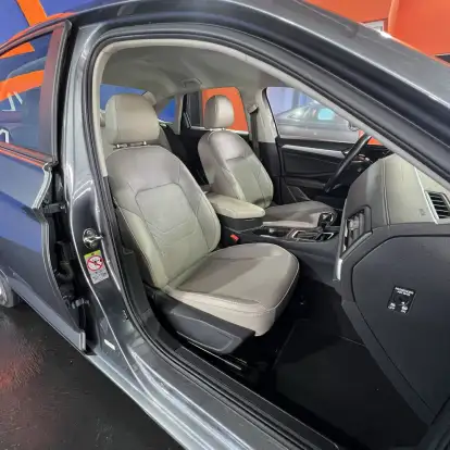 VOLKSWAGEN-JETTA-2019