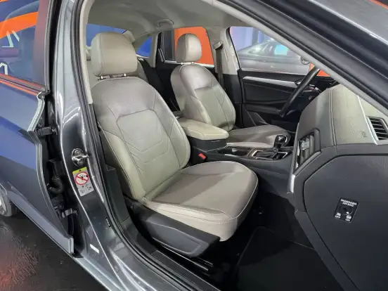 VOLKSWAGEN-JETTA-1.4 250 TSI TOTAL FLEX TIPTRONIC VOLKSWAGEN-JETTA-2019