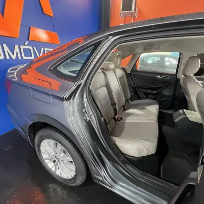 VOLKSWAGEN-JETTA-2019