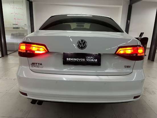VOLKSWAGEN-JETTA-2017