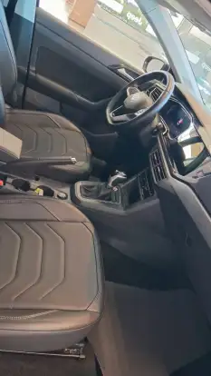 VOLKSWAGEN-POLO-2023