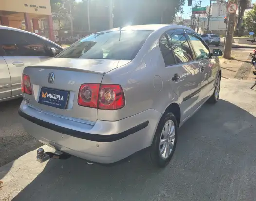 VOLKSWAGEN-POLO SEDAN-2009