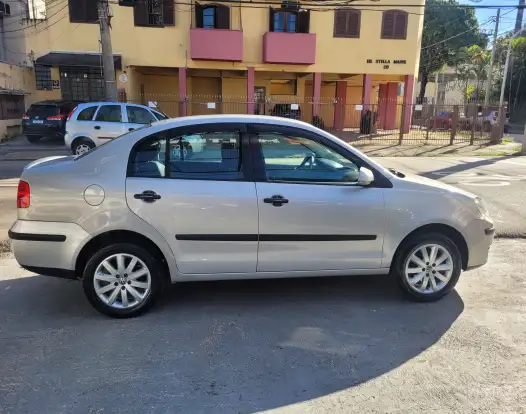 VOLKSWAGEN-POLO SEDAN-2009