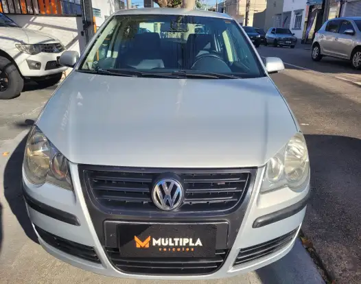 VOLKSWAGEN-POLO SEDAN-2009