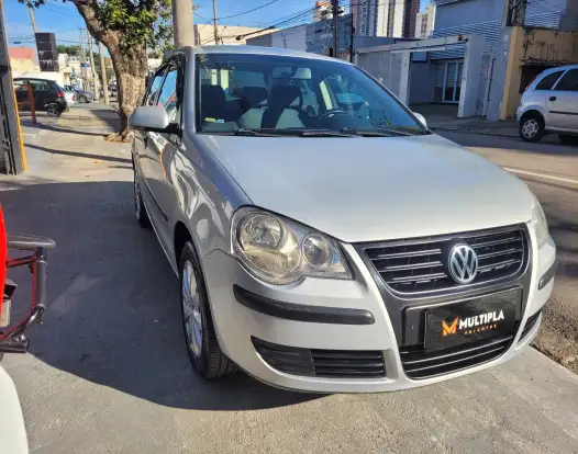 VOLKSWAGEN-POLO SEDAN-2009