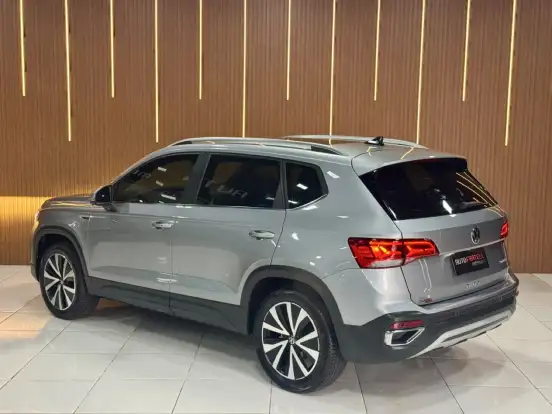 VOLKSWAGEN-TAOS-2022