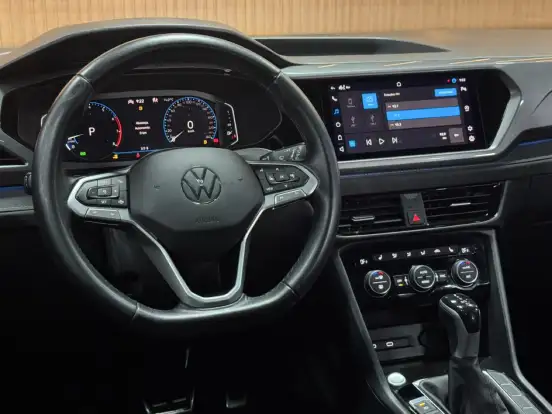 VOLKSWAGEN-TAOS-2022