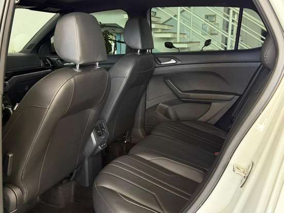 VOLKSWAGEN-T-CROSS-2024