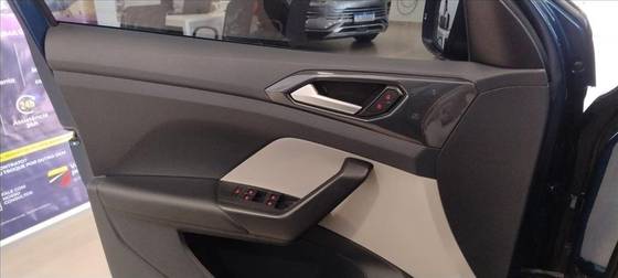 VOLKSWAGEN T-CROSS 1.4 250 TSI TOTAL FLEX HIGHLINE AUTOMÁTICO