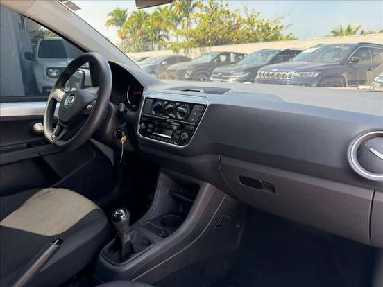 VOLKSWAGEN-UP-2019