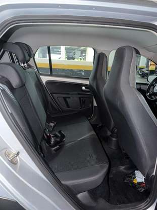 VOLKSWAGEN-CROSS UP-2016