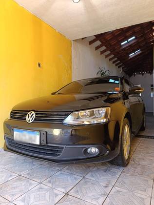 VOLKSWAGEN JETTA 2.0 COMFORTLINE FLEX 4P TIPTRONIC