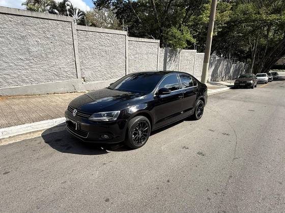 VOLKSWAGEN JETTA 2.0 TSI HIGHLINE 211CV GASOLINA 4P TIPTRONIC