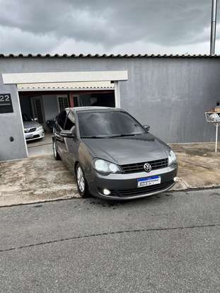 VOLKSWAGEN-POLO-2011
