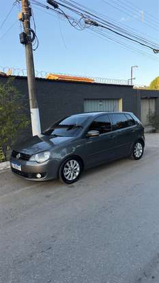 VOLKSWAGEN-POLO-2011