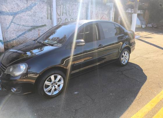 VOLKSWAGEN POLO SEDAN 2.0 MI COMFORTLINE 8V FLEX 4P MANUAL