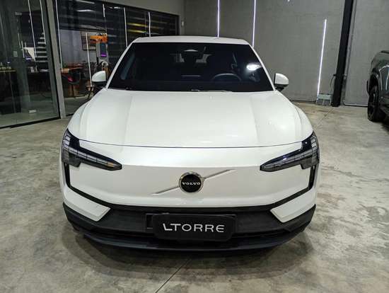 VOLVO-EX30-2024