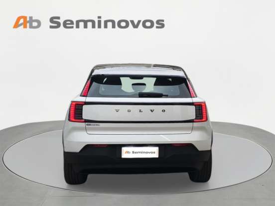 VOLVO-EX30-2024