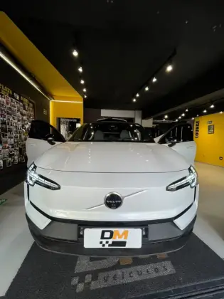 VOLVO EX30 69 KW ELÉTRICO ULTRA