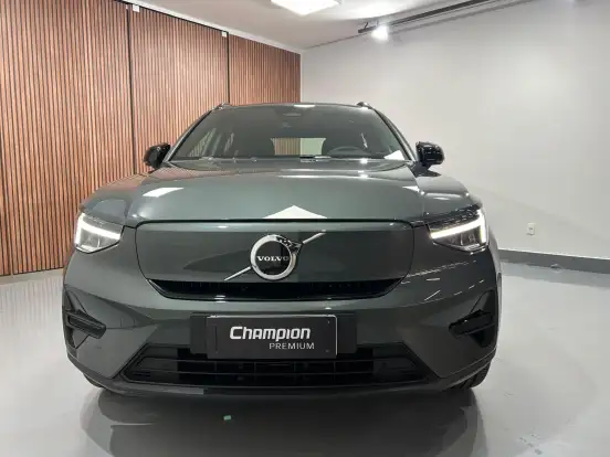 VOLVO-EX40-2026