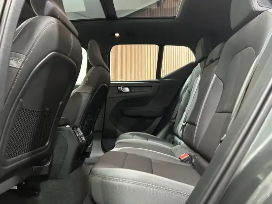 VOLVO-EX40-2026