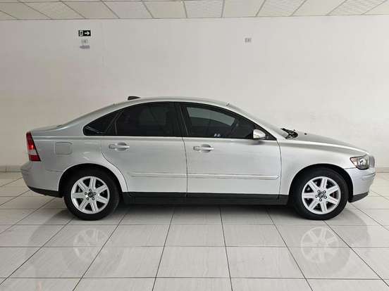 VOLVO-S40-2006