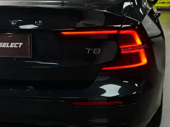 VOLVO-S60-2.0 T8 R-DESIGN HÍBRIDO 4P AUTOMÁTICO VOLVO-S60-2019