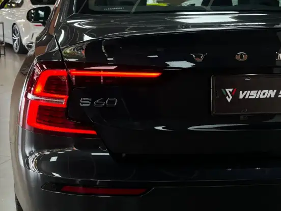 VOLVO-S60-2.0 T8 R-DESIGN HÍBRIDO 4P AUTOMÁTICO VOLVO-S60-2019