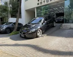 VOLVO V40 2.0 T4 KINETIC GASOLINA 4P AUTOMÁTICO VOLVO V40 2.0 T4 KINETIC GASOLINA 4P AUTOMÁTICO