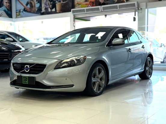 VOLVO-V40-2.0 T4 DYNAMIC TURBO GASOLINA 4P AUTOMÁTICO VOLVO-V40-2014