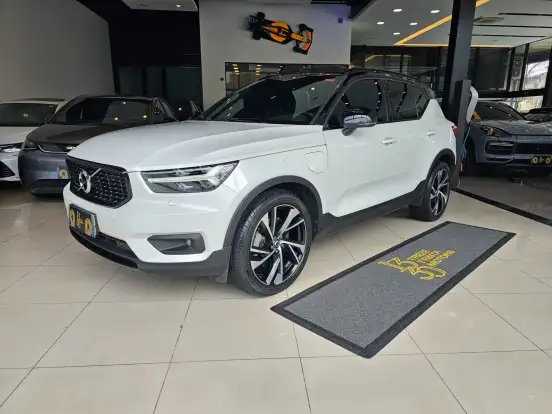 VOLVO-XC40-1.5 T5 RECHARGE R-DESIGN GEARTRONIC VOLVO-XC40-2020