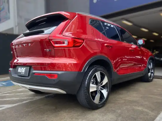 VOLVO-XC40-2.0 T5 GASOLINA MOMENTUM AWD GEARTRONIC VOLVO-XC40-2018