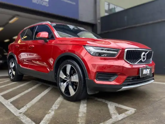 VOLVO-XC40-2018