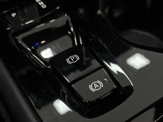 VOLVO-XC40-2020