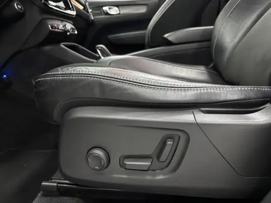 VOLVO-XC40-2.0 T5 GASOLINA R-DESIGN AWD GEARTRONIC VOLVO-XC40-2020