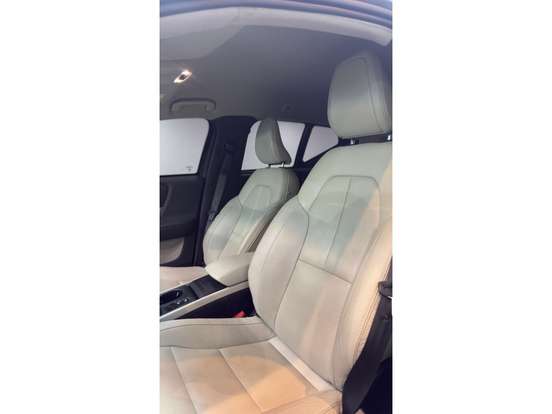 VOLVO-XC40-2.0 T5 GASOLINA MOMENTUM AWD GEARTRONIC VOLVO-XC40-2019