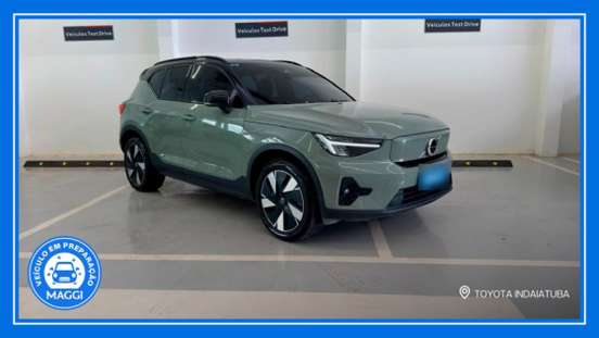 VOLVO-XC40-2023
