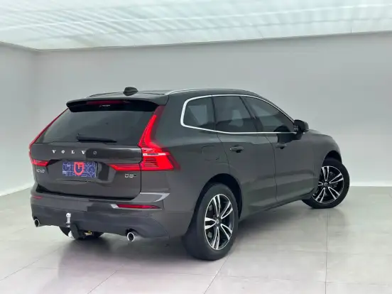 VOLVO-XC60-2019