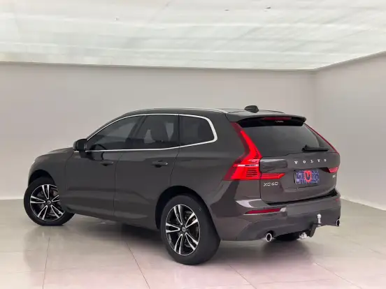 VOLVO-XC60-2019