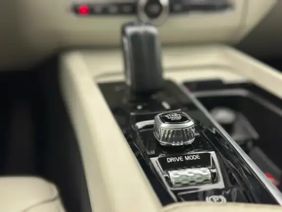 VOLVO-XC60-2019