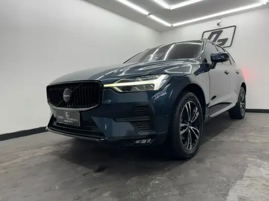 VOLVO-XC60-2.0 T5 GASOLINA MOMENTUM AWD GEARTRONIC VOLVO-XC60-2018