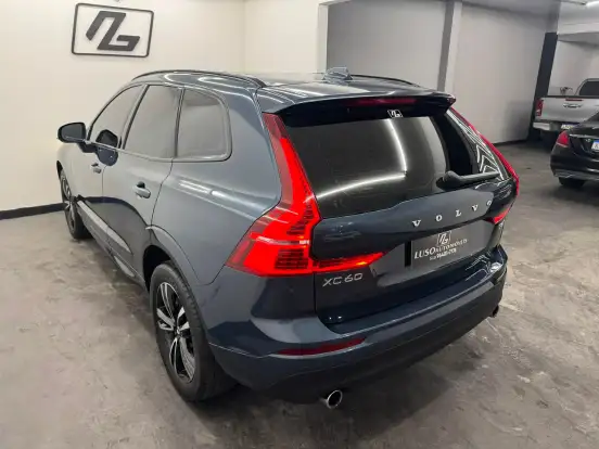 VOLVO-XC60-2018