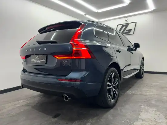 VOLVO-XC60-2.0 T5 GASOLINA MOMENTUM AWD GEARTRONIC VOLVO-XC60-2018